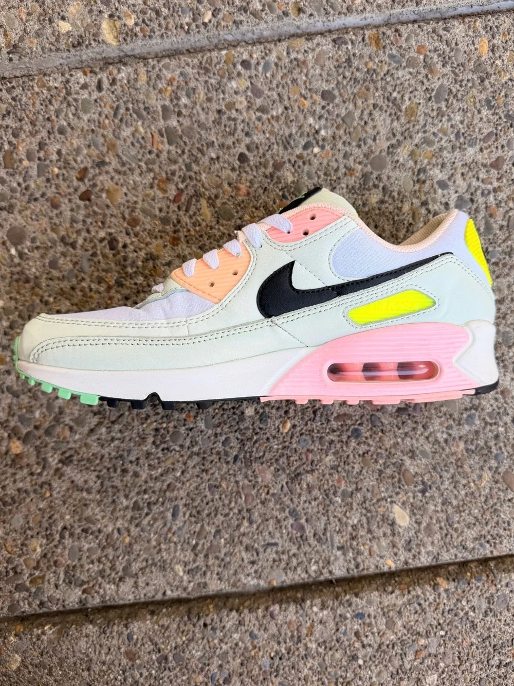 Women’s Nike Air Max 90
